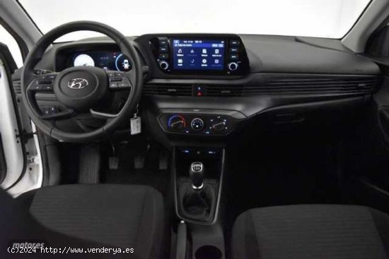 Hyundai i20 1.2 MPI Klass de 2023 con 22.830 Km por 16.400 EUR. en Barcelona