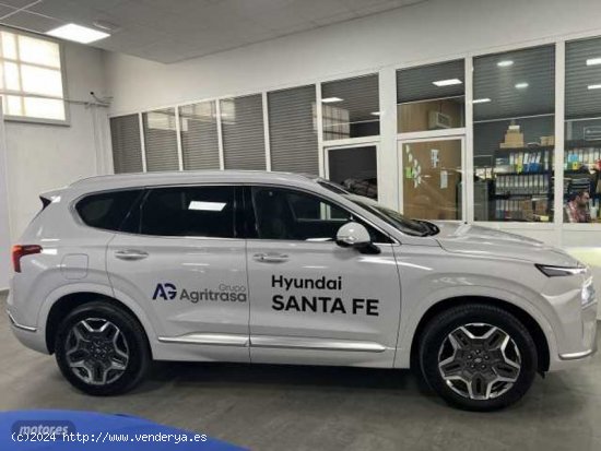 Hyundai Santa Fe Santa Fe 1.6TGDI PHEV Style 7pl 4WD 6AT de 2022 con 11.000 Km por 49.000 EUR. en Ci