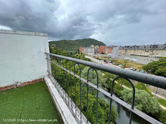 VENTA CASA EN EL CASCO ANTIGUO DE PONFERRADA - LEON