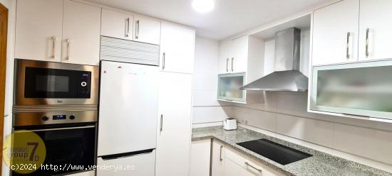 SE VENDE AMPLIO PISO DE 4 DORMITORIOS Y GARAJE EN RINDON DE LOIX BENIDORM - ALICANTE