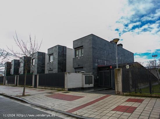 VIVIENDA ADOSADA CON ASCENSOR - VALLADOLID