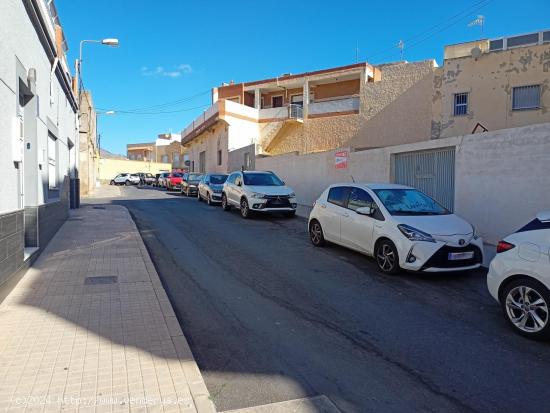 SOLAR EN EJIDO NORTE - EL EJIDO (ALMERÍA) - ALMERIA