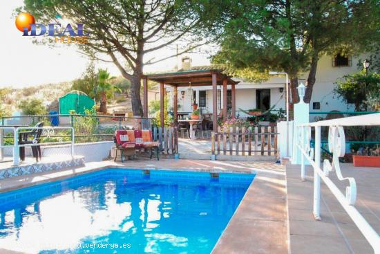 Casa de campo en Loja con piscina, barbacoa y manantial propio - GRANADA