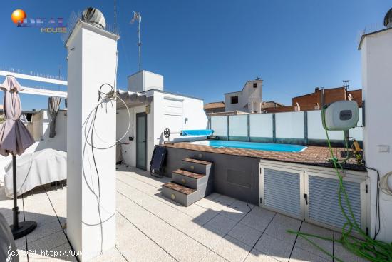 Venta de ático-dúplex con piscina y cochera en la Avda. Doctor Olóriz (Granada) - GRANADA