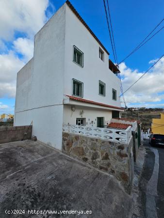 EDIFICIO CON TRES VIVIENDAS + ÁTICO - LAS PALMAS