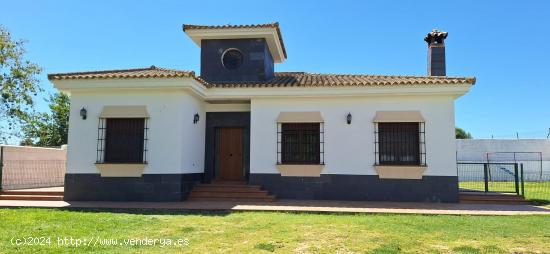 ALQUILER VACACIONAL GRAN CHALET EN PAGO DEL HUMO - CADIZ