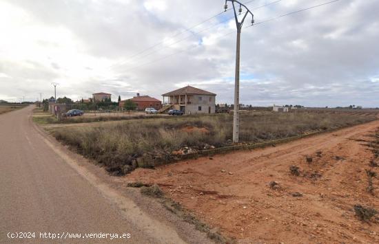 PARCELA CON LUZ Y AGUA DISPONIBLE! - ALBACETE