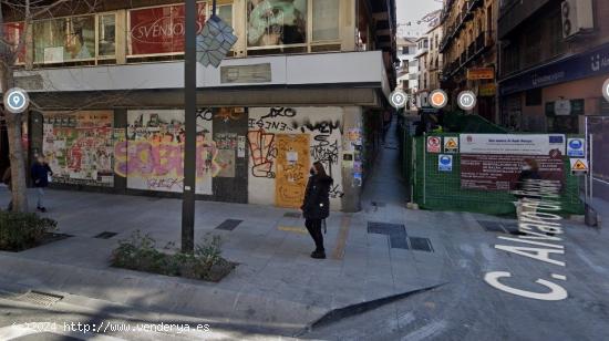 LOCAL EN PLENA GRAN VÍA DE COLÓN!! - GRANADA