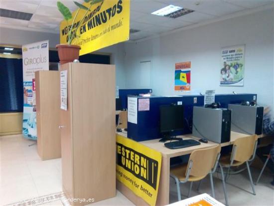 LOCAL CAFETERIA CON SALIDA DE HUMOS INSTALACIÓN DE AIRE ACONDICIONADO , BAÑOS Y ALMACÉN ,MEJOR VI