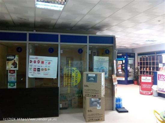 LOCAL CAFETERIA CON SALIDA DE HUMOS INSTALACIÓN DE AIRE ACONDICIONADO , BAÑOS Y ALMACÉN ,MEJOR VI