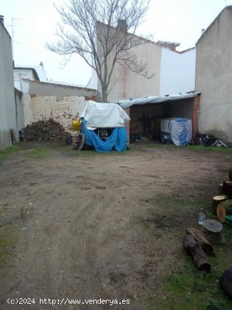 solar limpio con doce metros de fachada - CIUDAD REAL