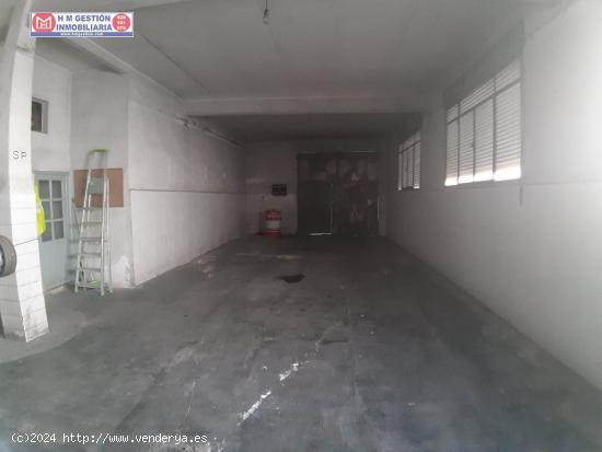 LOCAL COMERCIAL EN ESQUINA CON 25 METROS DE FACHADA - CIUDAD REAL