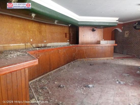 local comercial con piso de tres dormitorios en planta primera - CIUDAD REAL