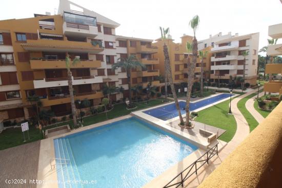 Apartamento en Torrevieja zona Punta prima, 120 m. de superficie, 100 m. de la playa - ALICANTE