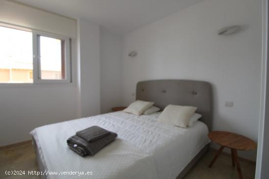 Apartamento en Torrevieja zona Punta prima, 120 m. de superficie, 100 m. de la playa - ALICANTE