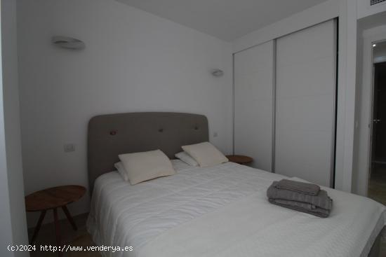 Apartamento en Torrevieja zona Punta prima, 120 m. de superficie, 100 m. de la playa - ALICANTE