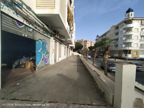 Venta de Local Comercial en El Portil - HUELVA