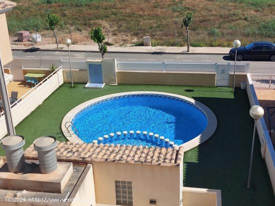 apartamento de planta alta en esquina con solarium privado y  piscina comunitaria - ALICANTE