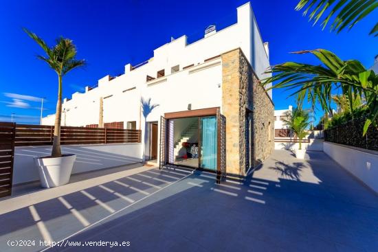 DUPLEX ADOSADOS EN PILAR DE LA HORADA - ALICANTE