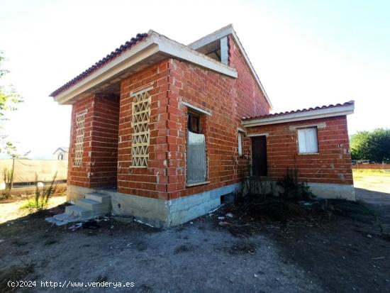 CHALET EN CONSTRUCCIÓN CON SOLAR - MURCIA