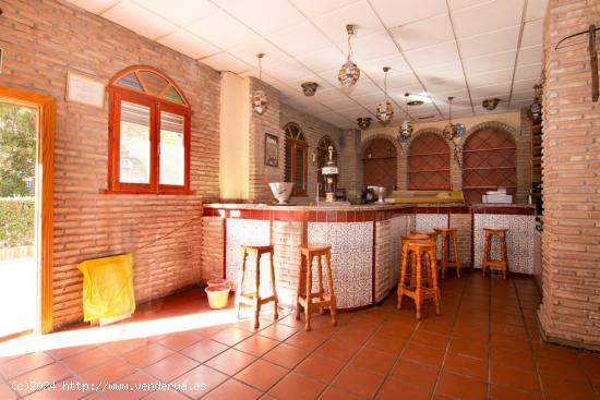 Local en venta con licencia de bar con cocina. Granada centro - Arabial. - GRANADA