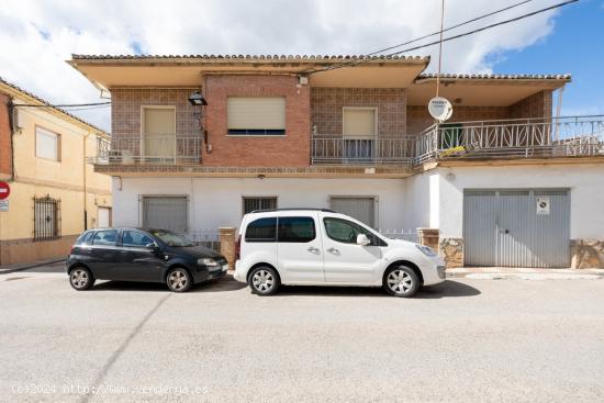 CASA A REFORMAR EN EL CENTRO DE ALFACAR - GRANADA