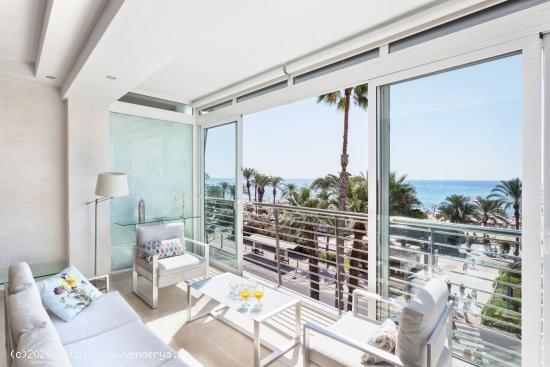  APARTAMENTO DE LUJO EN ZONA PLAYA PREMIUM ALICANTE CENTRO- IDEAL INVERSORES DISPONE LICENCIA TURISMO 