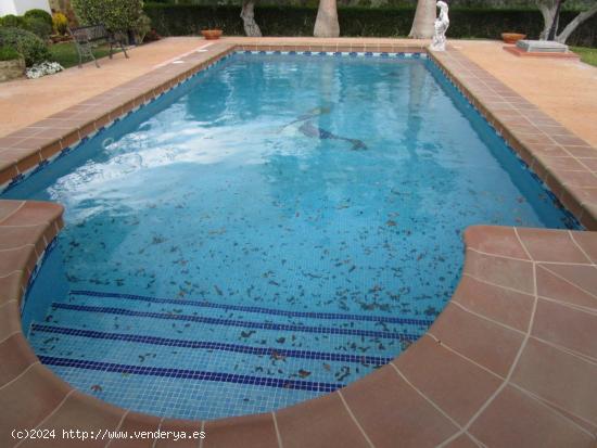 CHALET DE LUJO CON PISCINA, JARDIN Y BARBACOA - MALAGA