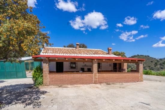 CASA RÚSTICA EN LOS MONTES DE MÁLAGA CON 150000 M2 DE TERRENO - MALAGA