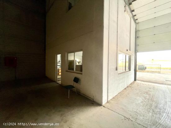 Se vende Nave Industrial en Polígono El Nevero - BADAJOZ