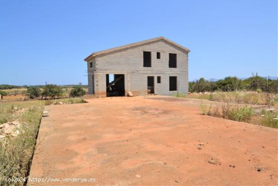 Finca con construcción y proyecto en Can Picafort - BALEARES