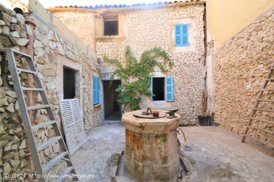  Casa con mucho carácter y con ubicación inmejorable en Santa Margalida. - BALEARES 