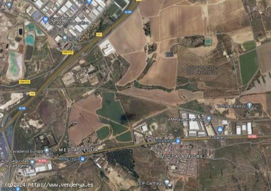 Se vende finca rústica de 72.000 m2 en La Media Legua junto al Polígono Industrial Cabezo Beaza. -