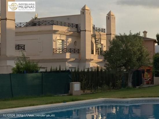  Precioso chalet pareado en urbanización con piscina. - ALICANTE 