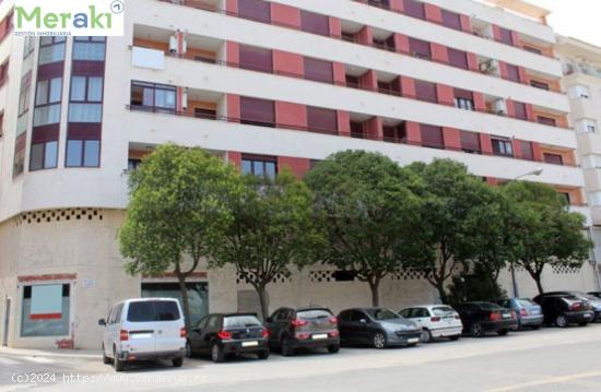  Local comercial en venta en Avenida LIBERTAD 27 C/V AGUILAS 2, Yecla - MURCIA 