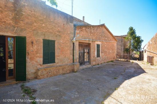 Venta villa típica mallorquina con molino de 142.435m2 junto Golf Park Puntiró. - BALEARES