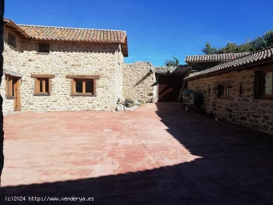 CASA EN VENTA EN MANZANAL DE LOS INFANTES, ZAMORA - ZAMORA