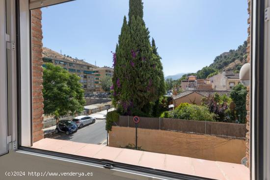 Espectacular adosada junto al paseo de la Bicha en Granada - GRANADA