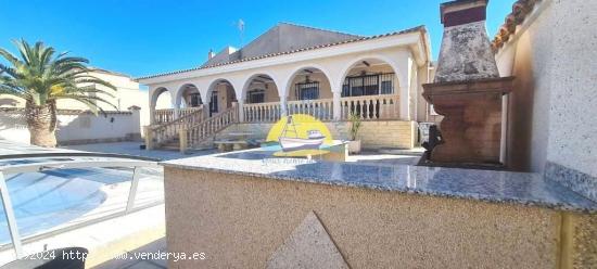 FINCA DE 10.000m2 DE PARCELA CON PISCINA CLIMATIZADA !! - MURCIA