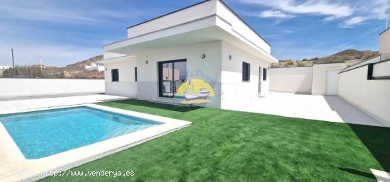  CHALET CON PARCELA Y PISCINA PRIVADA! - MURCIA 