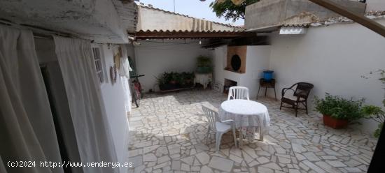 CASA CON GRAN PATIO EN VIRGEN DE LAS HUERTAS - MURCIA