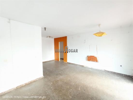 EXCELENTE PISO DE 3 DORMITORIOS PARA REFORMAR EN EL CORAZÓN DEL PALO - MALAGA