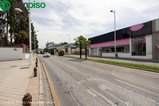 Espectacular nave comercial en Avenida Fernando de los Rios junto Hiperdeluz - GRANADA