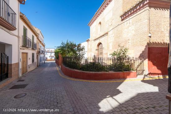 CASA EN DILAR CENTRO PARA REFORMAR - GRANADA