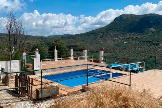 Casa de campo en Loja con piscina, barbacoa y manantial propio - GRANADA