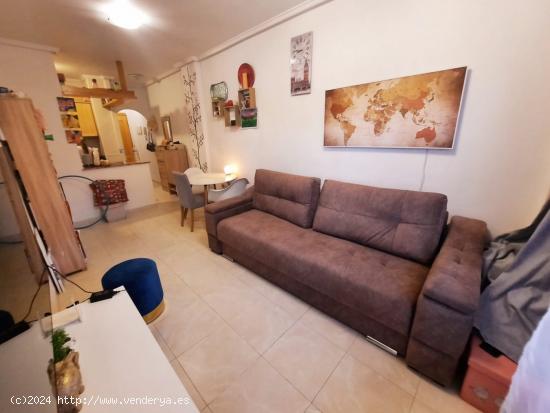 Precioso apartamento, con licencia turistica solicitada y con piscina comunitaria - ALICANTE