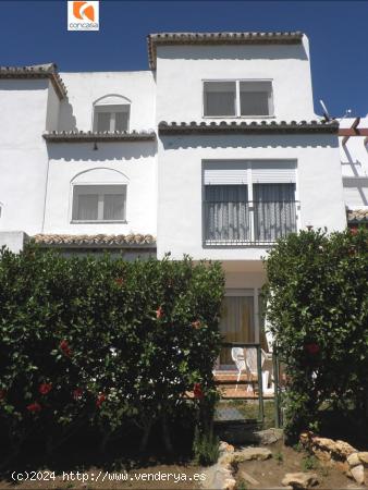 EN VENTA CHALET ADOSADO EN LAS LOMAS, ESTEPONA - MALAGA