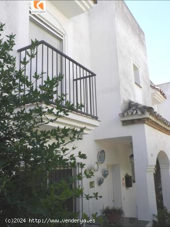 EN VENTA CHALET ADOSADO EN LAS LOMAS, ESTEPONA - MALAGA