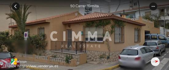 Casa de pueblo en venta con terreno - ALICANTE