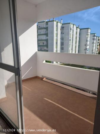 VIVIENDA CON TERRAZA ABIERTA EN BUENA ZONA - CADIZ